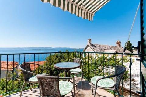 View (from property/room), Balcony/Terrace, Landmark view, Sea view