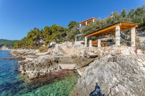 Property building, Facade/entrance, Beach