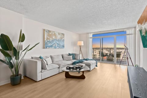 View (from property/room), Balcony/Terrace, Living room, Seating area, Sunset