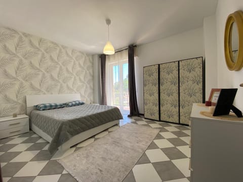Bed, Photo of the whole room, Bedroom, wardrobe