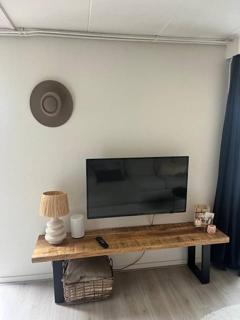 TV and multimedia, Evening entertainment