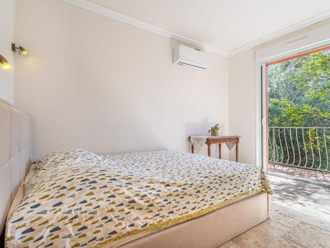 Villa Lou Clapas by Interhome Villa in La Londe-les-Maures