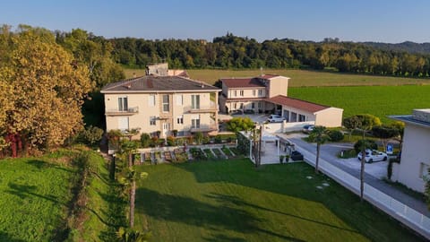 Property building, Spring, Day, Natural landscape, Garden, Garden view