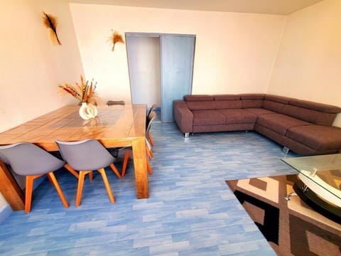 TV and multimedia, Living room, Dining area, internet