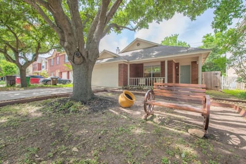 Property building, Patio, Spring, Day, Garden, Garden view
