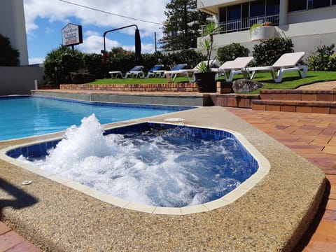 Hot Tub, Swimming pool, Swimming pool