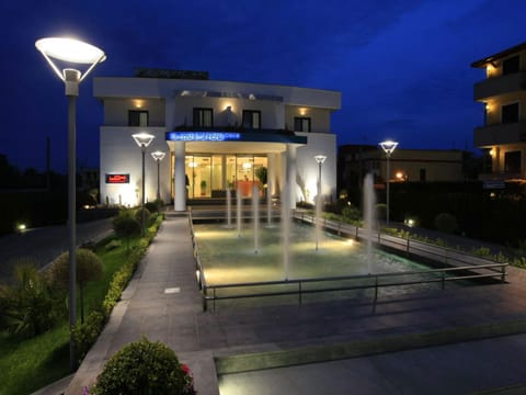 Property building, Facade/entrance, Night