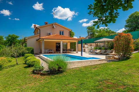 Property building, Garden, Garden view, Swimming pool