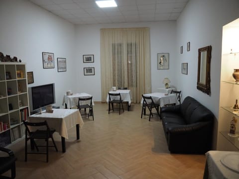 Communal lounge/ TV room