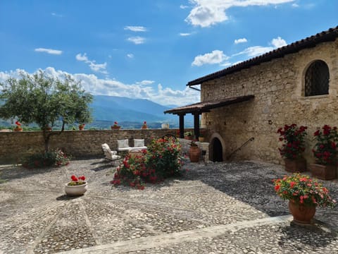 Summer, Inner courtyard view