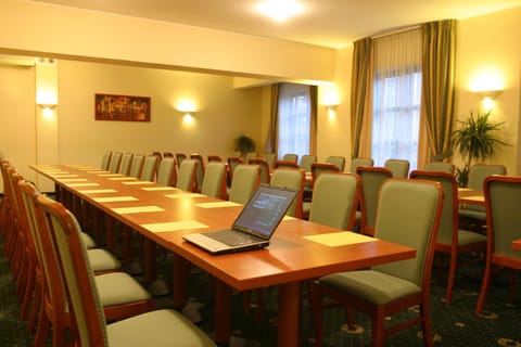 Meeting/conference room