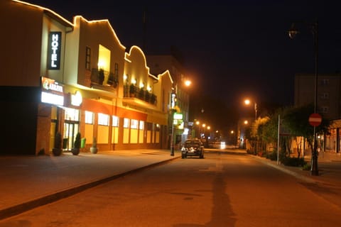 Facade/entrance, City view, Supermarket/grocery shop, Shopping Area