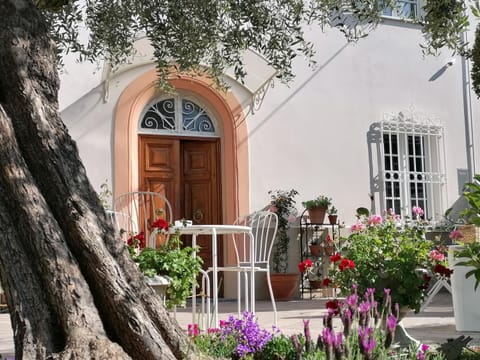 Property building, Facade/entrance, Day, Garden view