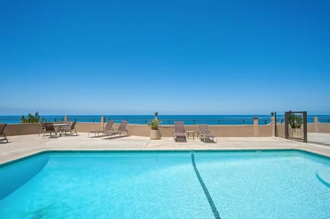 Solana Beach Escape, Beach Access, AC, Pools, Spa, Tennis Courts & Clubhouse Views House in Del Mar
