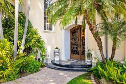 Facade/entrance, Garden, Garden view