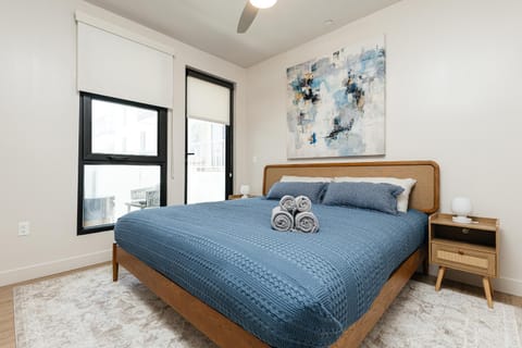 Bed, Photo of the whole room, Bedroom, towels