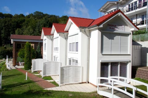 Property building, Spring, Garden, Garden view