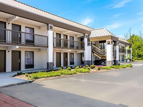 Farragut Inn & Suites Hotel in Farragut