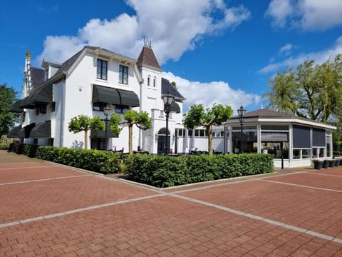 Property building, Balcony/Terrace