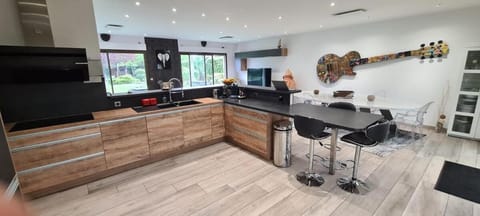 Villa Neves Villa in Saint-Cyr-sur-Loire