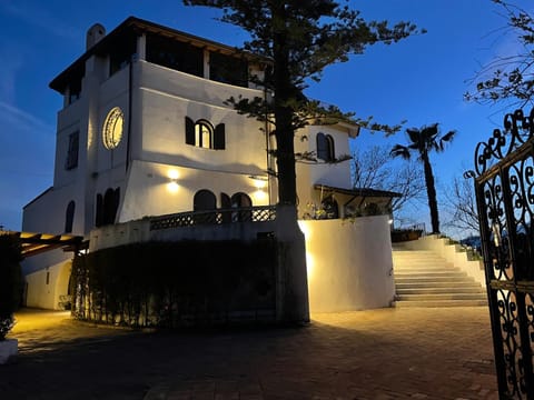 Property building, Facade/entrance, Sunset