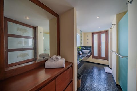 towels, wardrobe