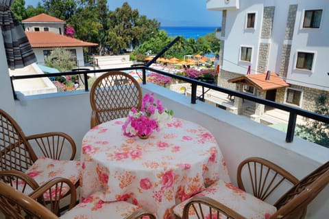 Balcony/Terrace, Pool view, Sea view, Inner courtyard view