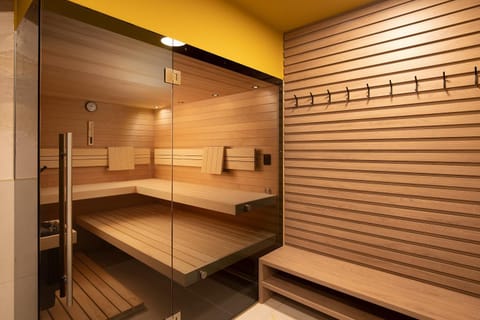 Villa Isla Verde for 10 people with private pool & sauna only 10 meters from the sea Villa in Medulin