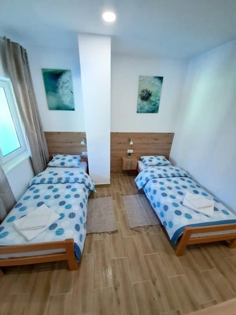 Pool and Villa Splav Dunavac Bed and Breakfast in Novi Sad