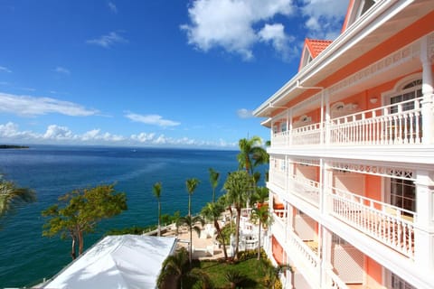 Property building, Nearby landmark, Day, Natural landscape, View (from property/room), Balcony/Terrace, Sea view