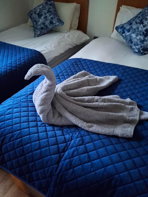 Bedroom, towels