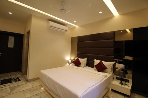 Hotel Shivam Inn in Pune