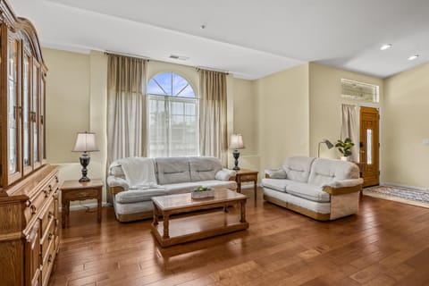 Explore Ramonas Vineyards Tranquil Home with Yard House in Ramona