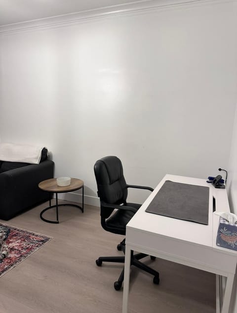 Cozy Casa by OHare Airport Apartment in Jefferson Park