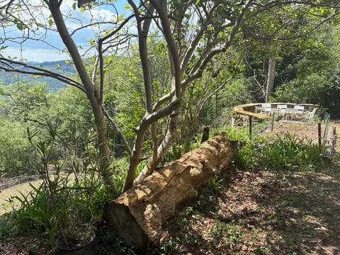 Le refuge d'Yzeron, gite autonome en pleine forêt pour 8 personnes Chalet in Auvergne-Rhône-Alpes