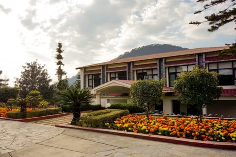Country Inn Nature Resort Bhimtal Resort in Uttarakhand
