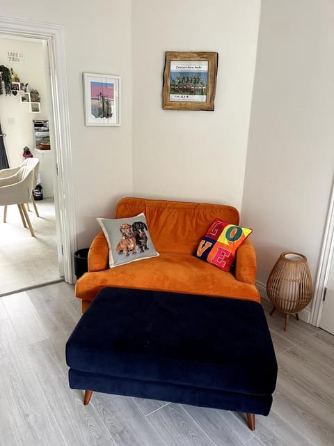 Bright & Cozy Home in Knocknacarra House in Galway