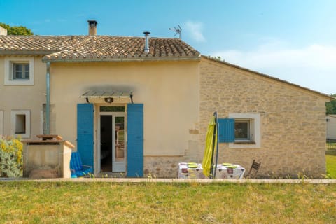 Le Pas Des Lanciers Apartment in Mallemort