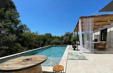 Swimming pool, sunbed