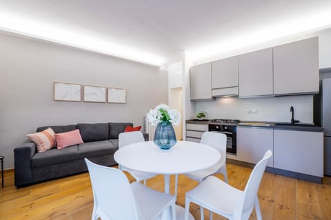 Kitchen or kitchenette, Living room