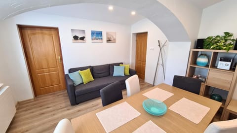 Communal lounge/ TV room, TV and multimedia, Living room