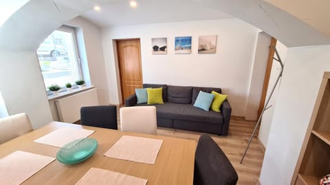 Communal lounge/ TV room, TV and multimedia, Living room