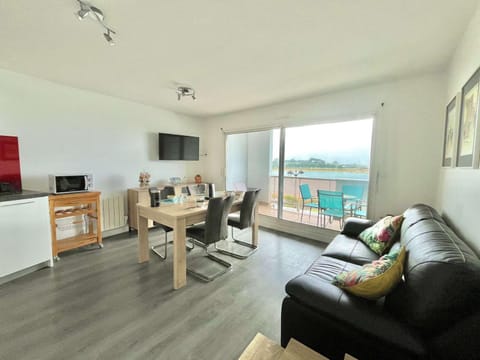 Étel : Appartement 3 pièces, vue mer, balcon, parking privé - FR-1-479-232 Apartment in Étel