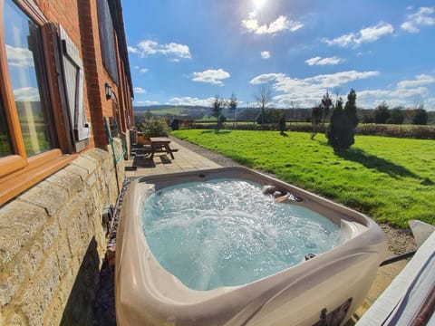 The Victorian Barn, Self-Catering Holidays with Pool and Hot Tubs, Dorset Casa in North Dorset District