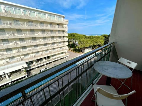 Balcony/Terrace, furniture