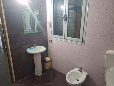 Beach House House in Vlorë