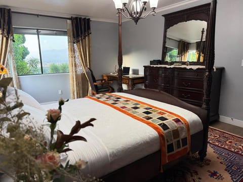 Los Angeles - Centrally located between Disneyland Universal Studios Beverly Hills and Downtown LA Most ideal city to stay with stunning views and heated pool House in Hacienda Heights