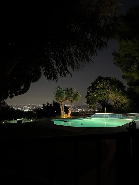 Los Angeles - Centrally located between Disneyland Universal Studios Beverly Hills and Downtown LA Most ideal city to stay with stunning views and heated pool House in Hacienda Heights