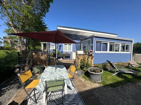 Dining area, sunbed
