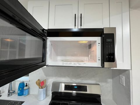 Quiet and Central 1bed1bath House, Nature Retreat Apartment in Rosemead